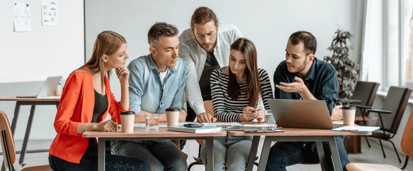 VEA Timeclock dashboard showing employee shifts and time tracking